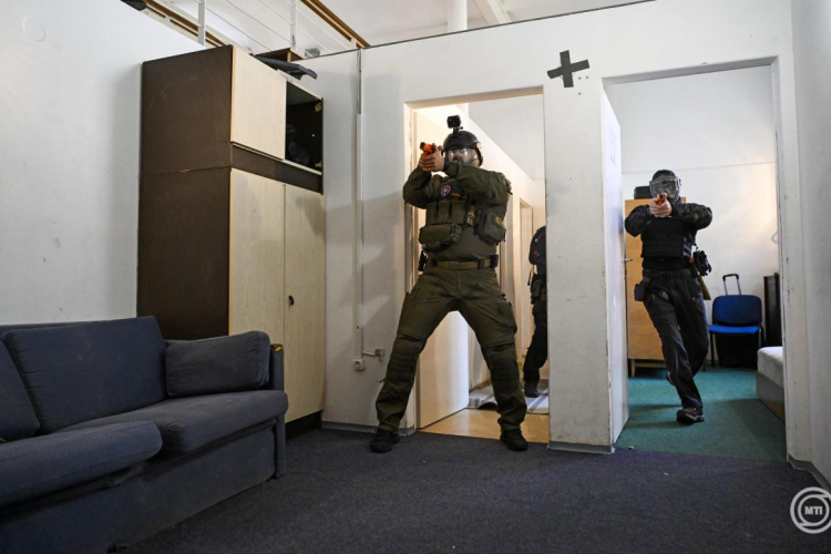 Horváth László: több mint egy tonna kábítószert vontak ki a hatóságok a feketepiacról az elmúlt fél évben