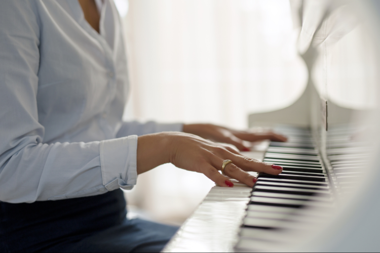 Miben különbözik egymástól a hagyományos zongora és a digitális zongora?