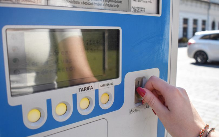 Tájékoztatás a fizető parkolók ünnepi üzemeltetésével kapcsolatban