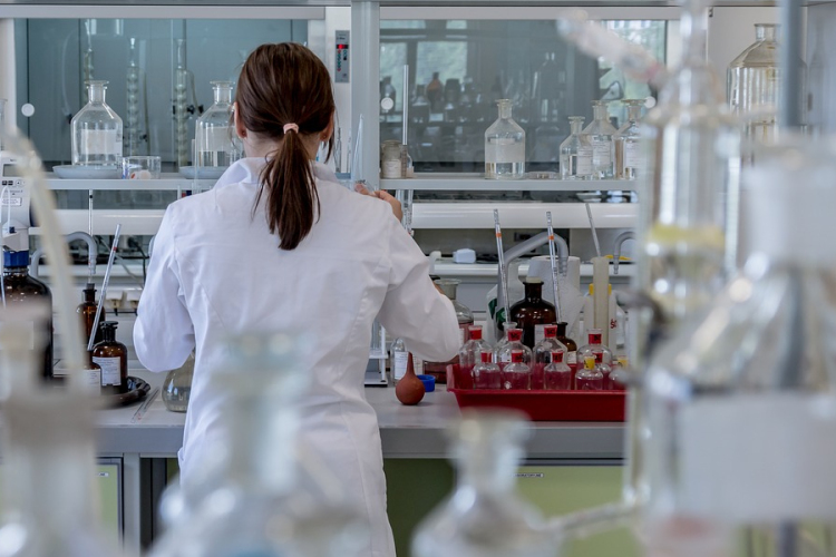 Izolálták magyar kutatók a koronavírust, lehetőség nyílik a vakcinafejlesztésre