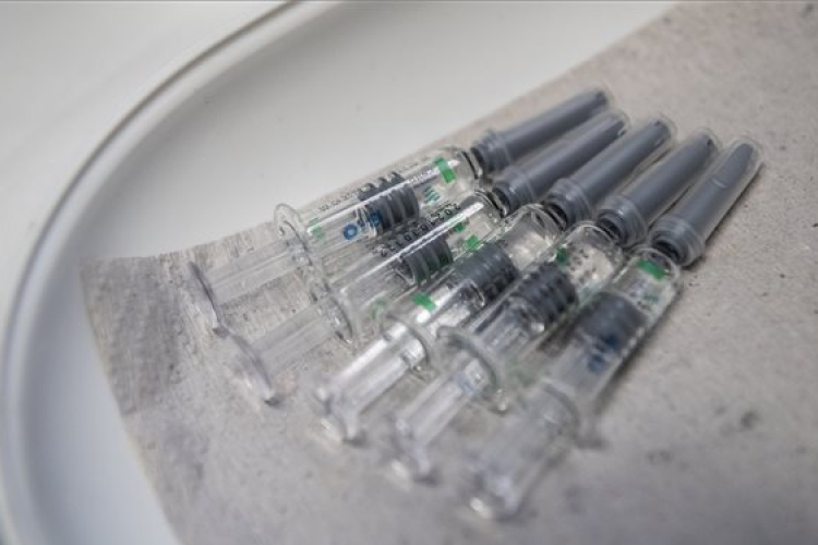 Az időseknél is hatásos a Sinopharm-vakcina