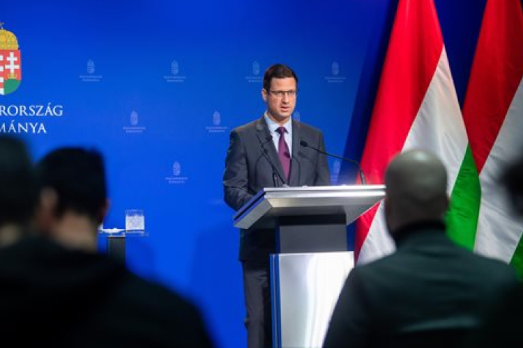 Gulyás Gergely: marad a rezsicsökkentés a lakosságnak 