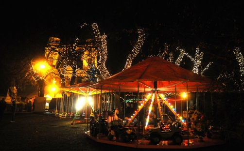 Péntek este kigyúlnak a fények a városban