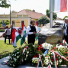 Felavatták az országzászló emlékművet Cegléden
