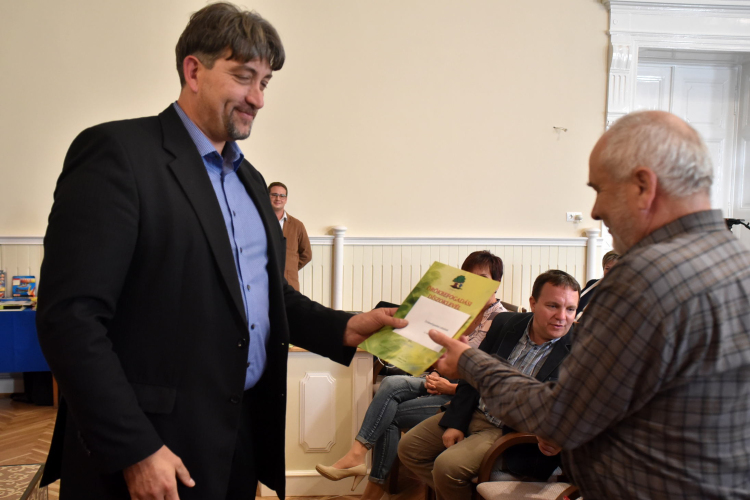 Szebb, virágosabb Ceglédért díjátatdó