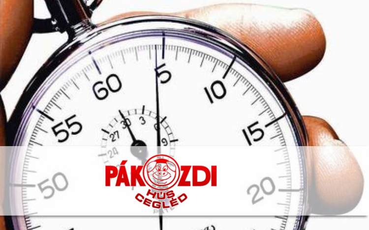 Félidőnél járunk