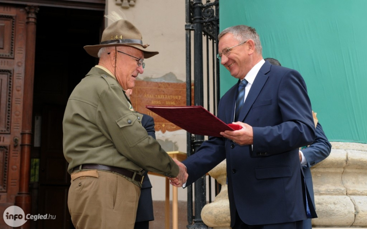 Fájdalommal tudatjuk...