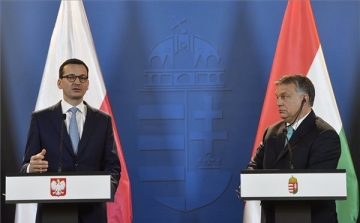 A visegrádi együttműködés fontosságát hangsúlyozta a lengyel miniszterelnök Budapesten