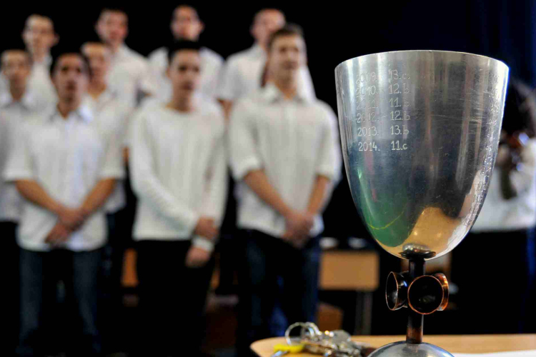 Élő közvetítés az Éneklő Osztályok Versenyéről 