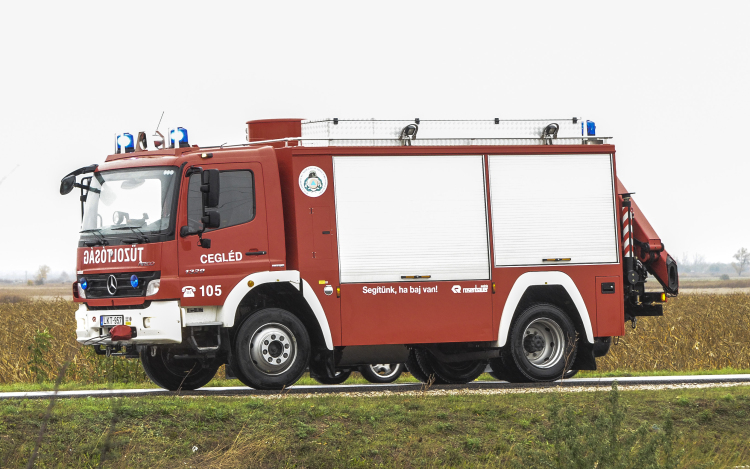 Kisodródott egy 40 tonnás kamion Ceglédnél