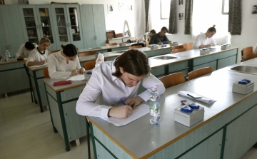 Országszerte felkészültek az iskolák, kevés vizsgázó kért halasztást