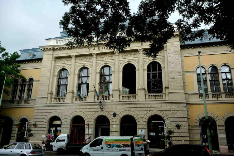 Ablakcsere a Városházán