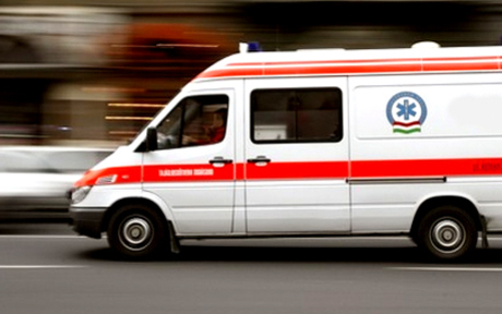 Kamionnal ütközött egy személyautó