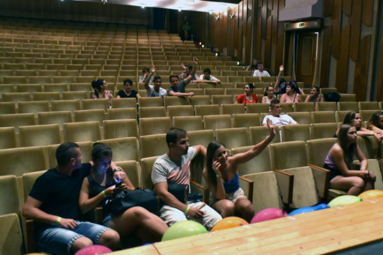 Pontok éjszakája Cegléden