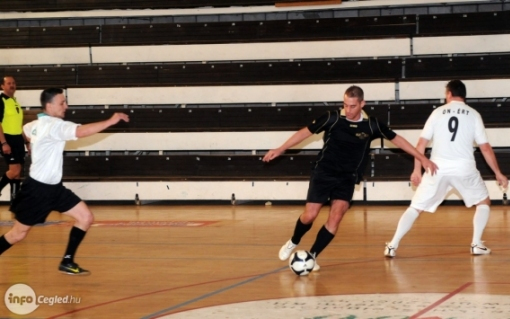 Veretlen nyeretlenek...