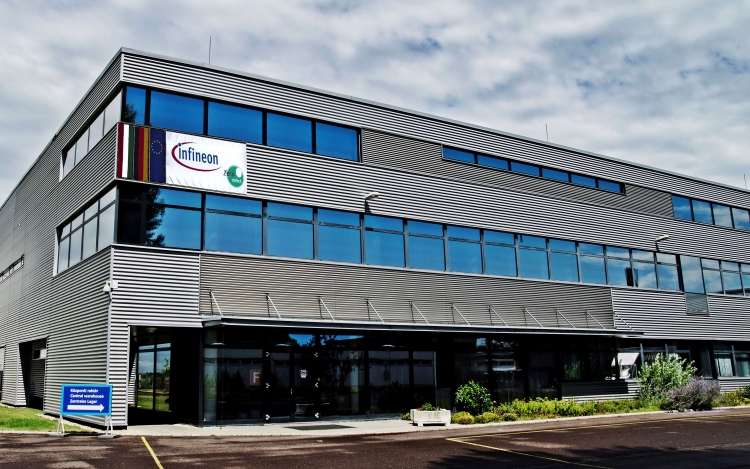 Béremelés az Infineon Technologies Cegléd Kft-nél