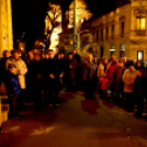 Gyertyagyújtás a párizsi áldozatokért