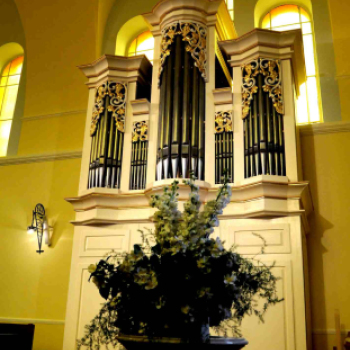 Magyarország első Bach orgonája a ceglédi evangélikus templomban.