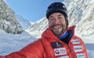 Suhajda Szilárd a Mount Everest megmászására készül oxigénpalack és teherhordók nélkül