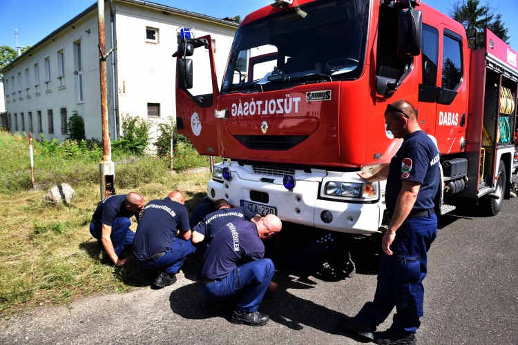 Tűzoltók versenyeztek Cegléden