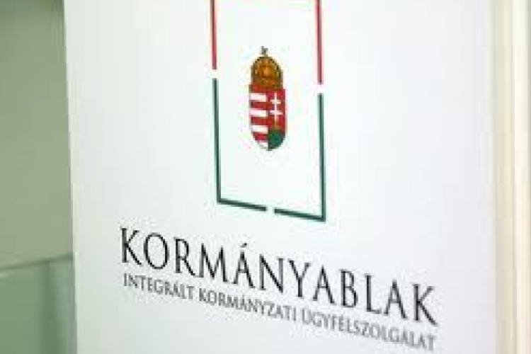 Olcsóbb, gyorsabb és egyszerűbb ügyintézést akar a kormány