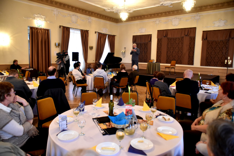 Körünkben - Sárik Péter