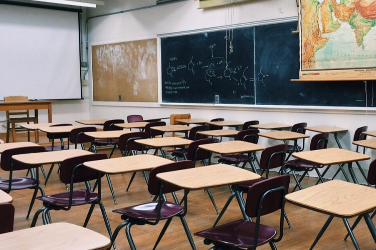 A jövő héten iskolai szünetet tartanak a járvány megfékezése érdekében Szerbiában