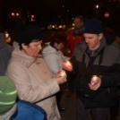 Gyertyagyújtás a párizsi áldozatokért