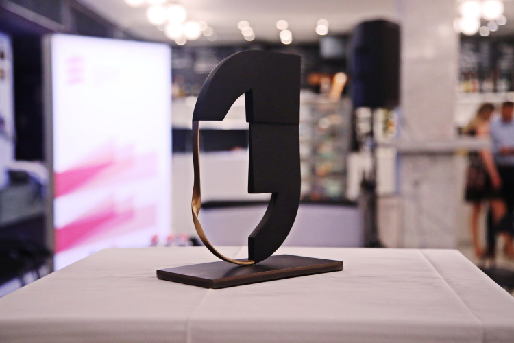 Esterházy Irodalmi Díjat hoztak létre