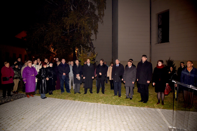 In memoriam 1956. november 4.