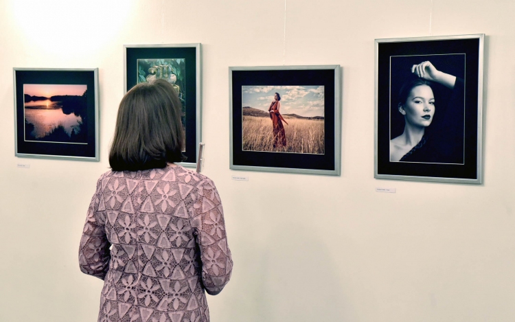 Fotóművészek kiállítás megnyitója