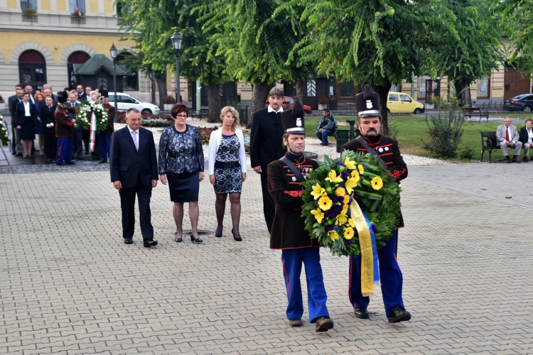 Koszorúzás  - Toborzó