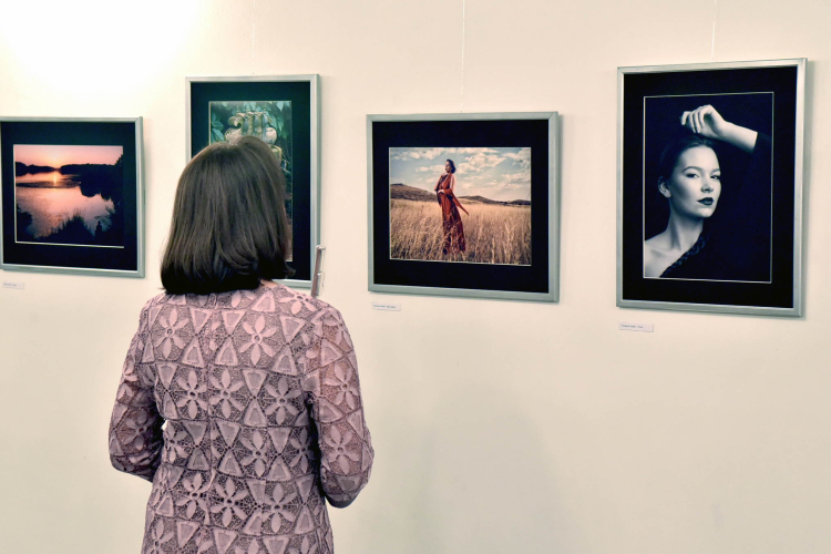 Fotóművészek kiállítás megnyitója