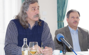 A féltörvényes állapotokat sérelmezik Abonyban